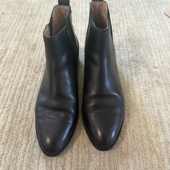 Madewell The Carina Boot In True Black Leather Chelsea Bootie size: 8 - Picture 7 of 9